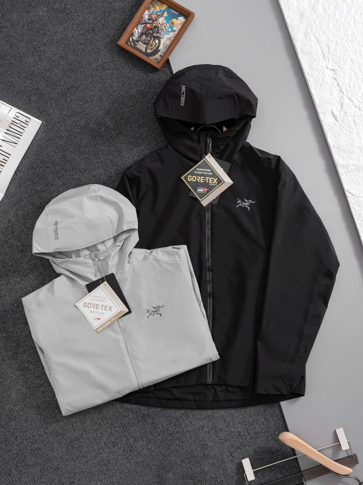 （ NFC） Arc‘teryx/ SOLANO HOODY SOLANO Jacket Same Style ， 2024 2025 ： 。 。 。 ： Gore-Tex （Windstopper） ， 、 Breathable 。 ， ， 。 DWR（ ） ， 。 3 、 （ 、 ）。 ， ， 。 # # #solano # # ： 、